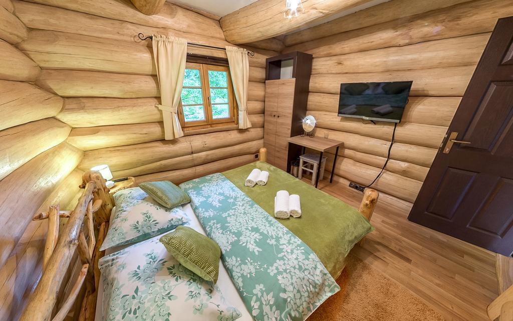Bear'S Log Villa Seliste Dreznicko Dış mekan fotoğraf